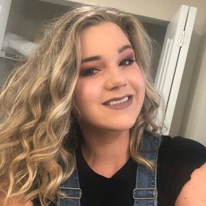 Meet your Posher, Stacy